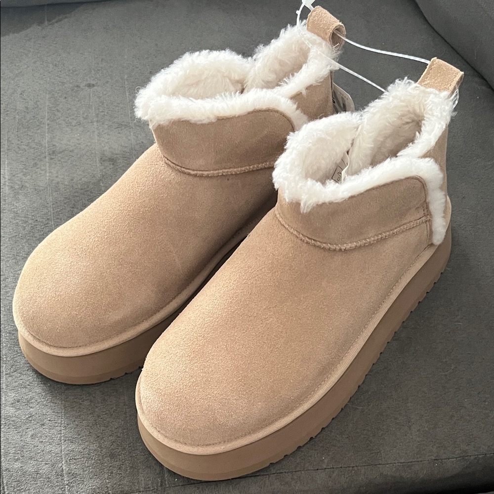Koolaburra Light Beige And White Fur